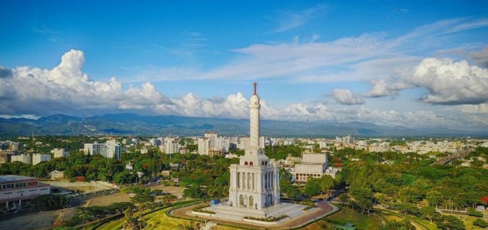 Santiago je druhé největší město Dominikánské republiky, na jejímž území se má Procházka pohybovat.