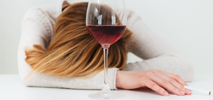 Ženy na mateřské jsou ohrožené alkoholismem