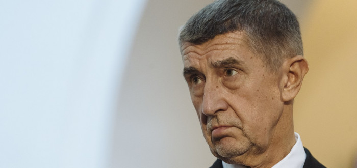 Divadelní hra Boss Babiš má problémy. Divadla se jí bojí