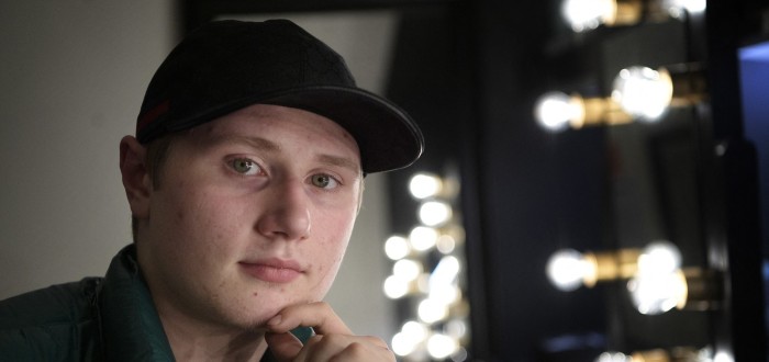 Einár vypadal jako milý kluk od sousedů, ale měl za sebou hodně drsnou minulost a jeho texty o tom také svědčily