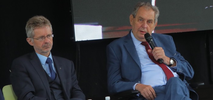 Předsedu Senátu Miloše Vystrčila si už dál ve funkci nepřeje ani prezident Miloš Zeman. Babišovy aktivity na podporu jeho protikandidátky tak zajisté za nevhodné nepovažuje