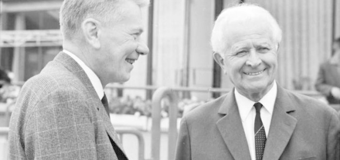 Josef Smrkovský byl významným představitelem reformního procesu v roce 1968. Následoval však rychlý mocenský pád. Na snímku s generálem Ludvíkem Svobodou 