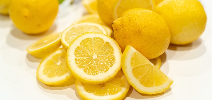 S provoněním bytu vám pomůže mimo jiné i obyčejný citron