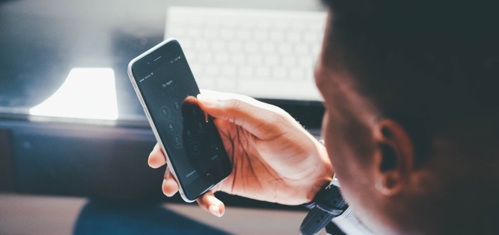 Do některých e-shopů se nedovoláte, povinnost zveřejnit telefonní číslo totiž nemají 