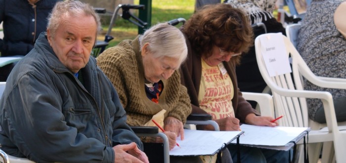 Výtěžek z výstavy obrázků poputuje místním seniorům