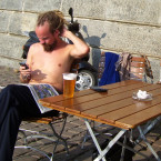 Doplňovat tekutiny a raději se schovat do stínu