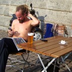 Doplňovat tekutiny a raději se schovat do stínu