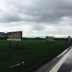 Billboardy už budou řidiče rozptylovat jen do konce prázdnin