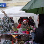 Na adventní akci nechyběla čerčanská květinářka