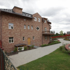 V Čerčanském hospicu je 24 jednolůžkových pokojů a 3 dvoulůžkové s možností přistýlky pro blízké