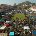Husovo náměstí už rekonstrukcí prošlo a lidem se na něm evidentně líbí