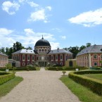 Zámek Veltrusy a čestný dvůr