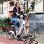Elektrokola reagují na pohon šlapání a motor usnadňuje jízdu