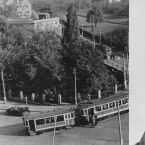 Heydrich jel v otevřeném mercedesu do svého úřadu. Věřil, že je v bezpečí.
