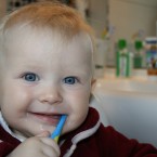 Čím dřív začnete s čištěním zoubků, tím je pravděpodobnější, že s tím dítě nebude mít později problém