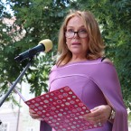 Bývalá první dáma Dagmar Havlová-Veškrnová se rozohnila nad skupinkami turistů u své vily
