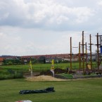 Raftařská dráha by měla být vybudována vedle dětského hřiště, kousek od golfového odpaliště.