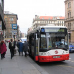Pražská MHD zase jezdí v poloprázdninovém provozu. Důvod? Nejsou řidiči podobně jako v létě