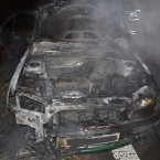 Totálně zničené auto. Zázrak, že to řidič přežil