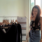 Veronika Hubková využívá k tvorbě oděvů zbytky materiálů a second hand