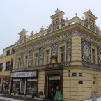 Peníze, které šly na umořování dluhu města, by scházely Kladnu třeba na opravy škol. Jak se město chce zbavit dluhové zátěže?