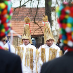 Veselé masky v ulicích, zabijačka a tanec!