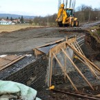 Oprava mostu na jinecké silnici se protáhla. Starostové se snaží protlačit opravu dalších úseků