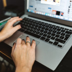 Falešné dilema je jednou z běžně užívaných taktik na internetu