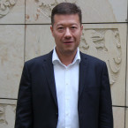 Předseda SPD Okamura si postavil na pražském Břevnově unikátní domov