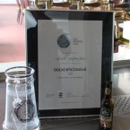 Diplom, džbán a lahev Dolnobřežanské desítky