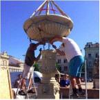 Takhle probíhalo navrácení kašny.