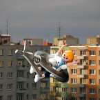 Když ptáčka lapají, pěkně mu zpívají. Ale pak...