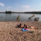Poděbradské Jezero je tím pravým místem, kde strávit parné odpoledne