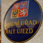 Krásná krajina kolem, dobrý dojezd do Mělníka a klid