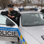 Dva odvážní policisté, kteří zachránili muže