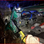Auto skončilo totálně rozbité
