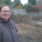 Petra Zemanová z Ústavu archeologické památkové péče středních Čech je vedoucí týmu, který zkoumá pozůstatky staveb v Řevnicích; foto: Kateřina Pavlíčková