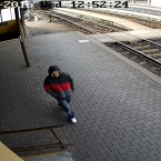 Napadl seniorku a vytrhnul jí kabelku