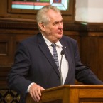 Miloš Zeman se snaží každou věc vysvětlit, ovšem mnohdy sklouzne k hodně zvláštním teoriím