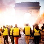 Champs-Élysées plná žlutých vest