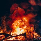 Malá strana lehla popelem. V požáru zahynulo kolem 20 lidí a spálil polovinu malostranských domů. Nevyhnul se mu ani Pražský hrad