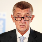 Který z obyvatel České republiky má alespoň desetinu toho, co jejich premiér?