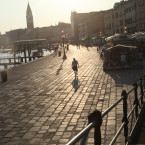 Nábřeží jen několik set metrů od náměstí San Marco