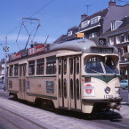 Klasická tramvaj amerického typu PCC brázdí ulice Haagu