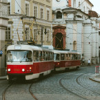 Raději si prohlédněte jízdí řády. Tramvají a autobusů v Praze dočasně ubude