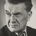 Herec Stanislav Neumann byl členem KSČ. Tato skutečnost naštěstí nemění nic na jeho hereckých kvalitách