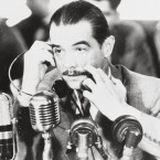 Howard Hughes dokázal za svůj život neuvěřitelné věci. Adrenalinové létání, několik vynálezů a lásku k filmovým hvězdám