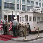 Atrakce Checkpoint Charlie končí 