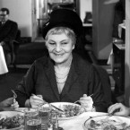 Jiřina Šejbalová (na snímku s Jiřinou Bohdalovou) předvedla svoje herecké umění i ve filmu Světáci