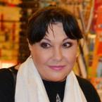 Podle některých lidí včetně jejího manžela by se měla Patrasová léčit